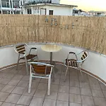 Light Hub Апартаменты *
